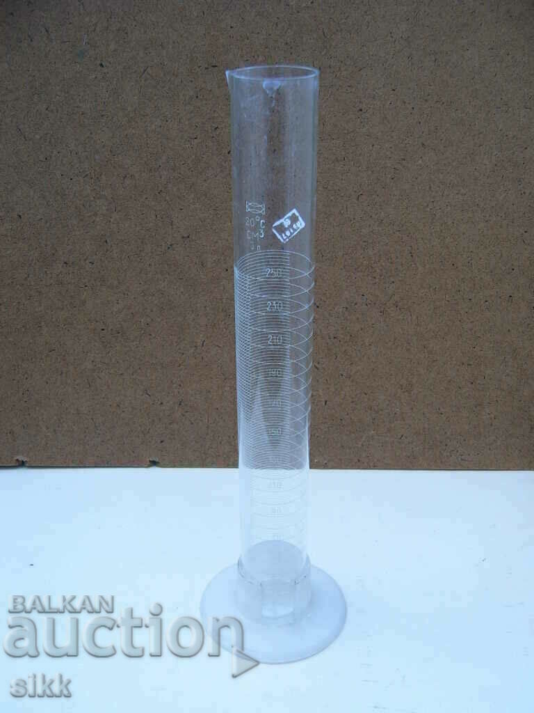 measuring cylinder 250 ml. measuring cylinder 250 ml.