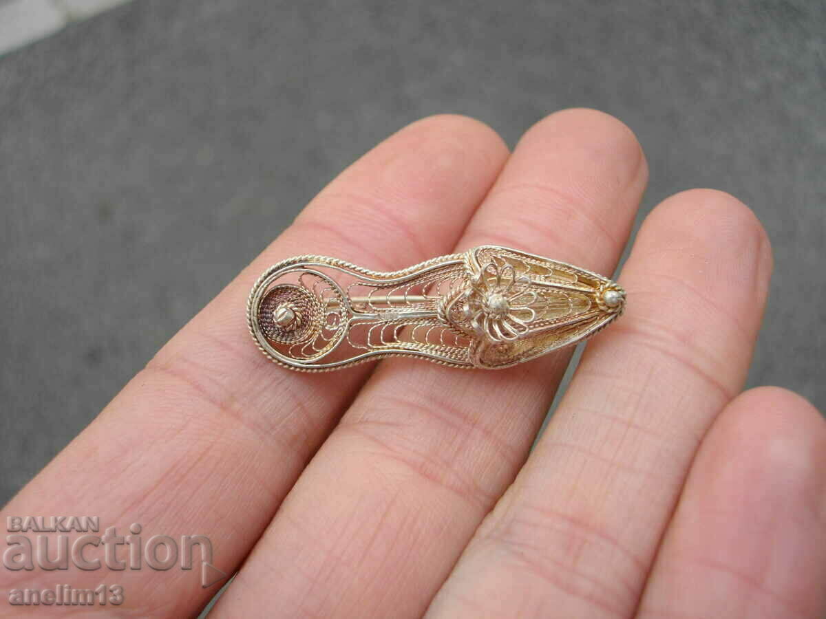 OLD SILVER FILIGREE BROOCH