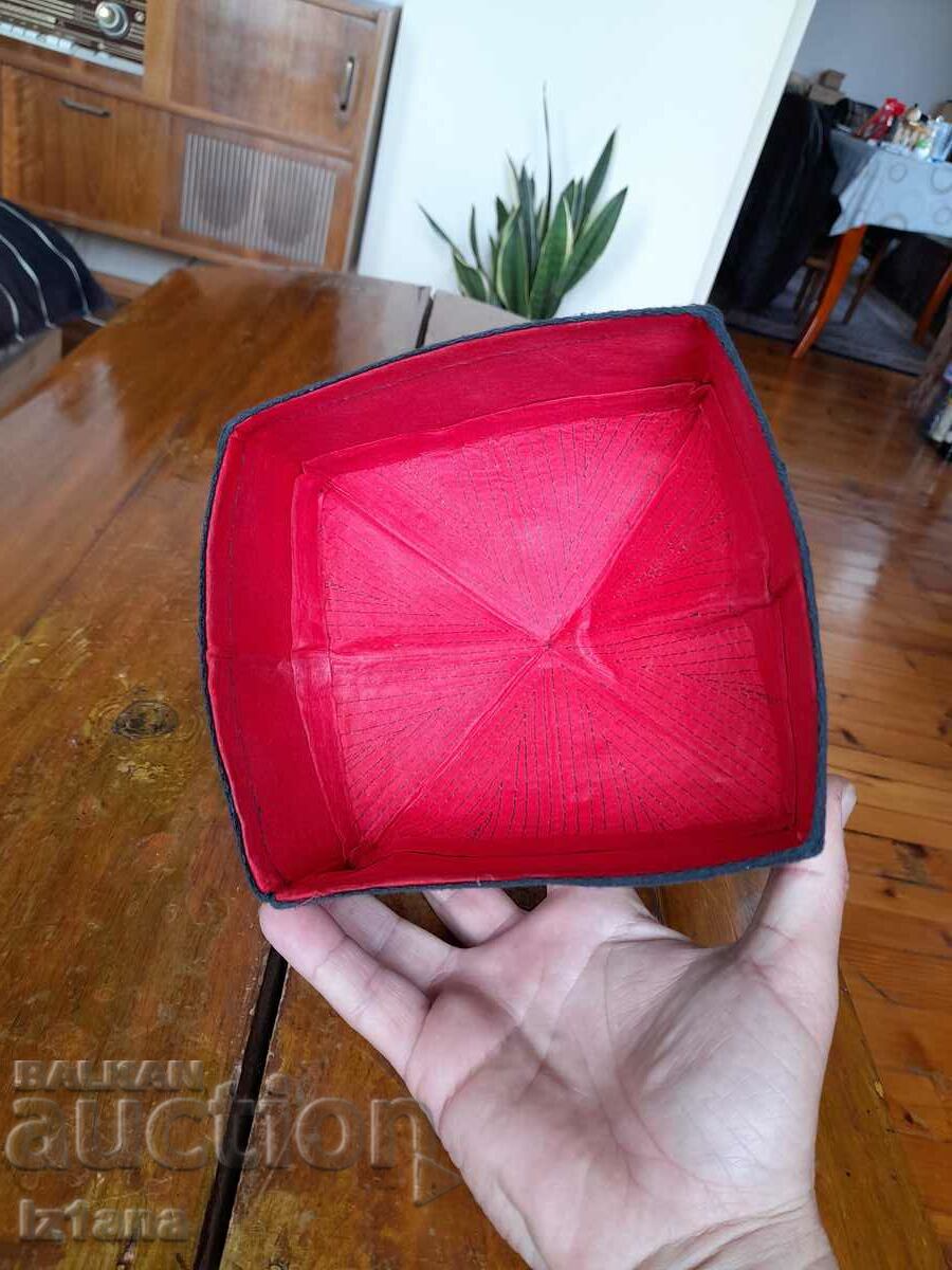 Delivery of Old ethnic hat Delivery of Old ethnic hat