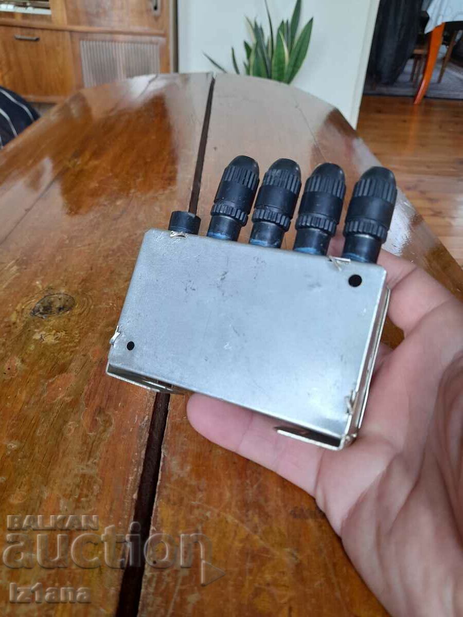 Auction Old radio, television amplifier, tuner Auction Old radio, television amplifier, tuner