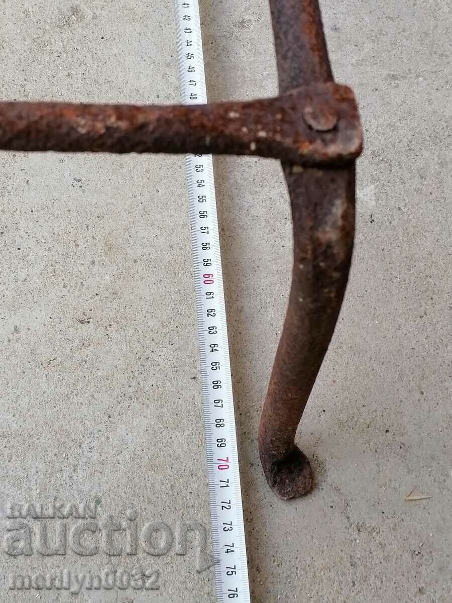 Аукцион Старинен кован сажек за тави огнище пиростия ковано желязо Аукцион Старинен кован сажек за тави огнище пиростия ковано желязо