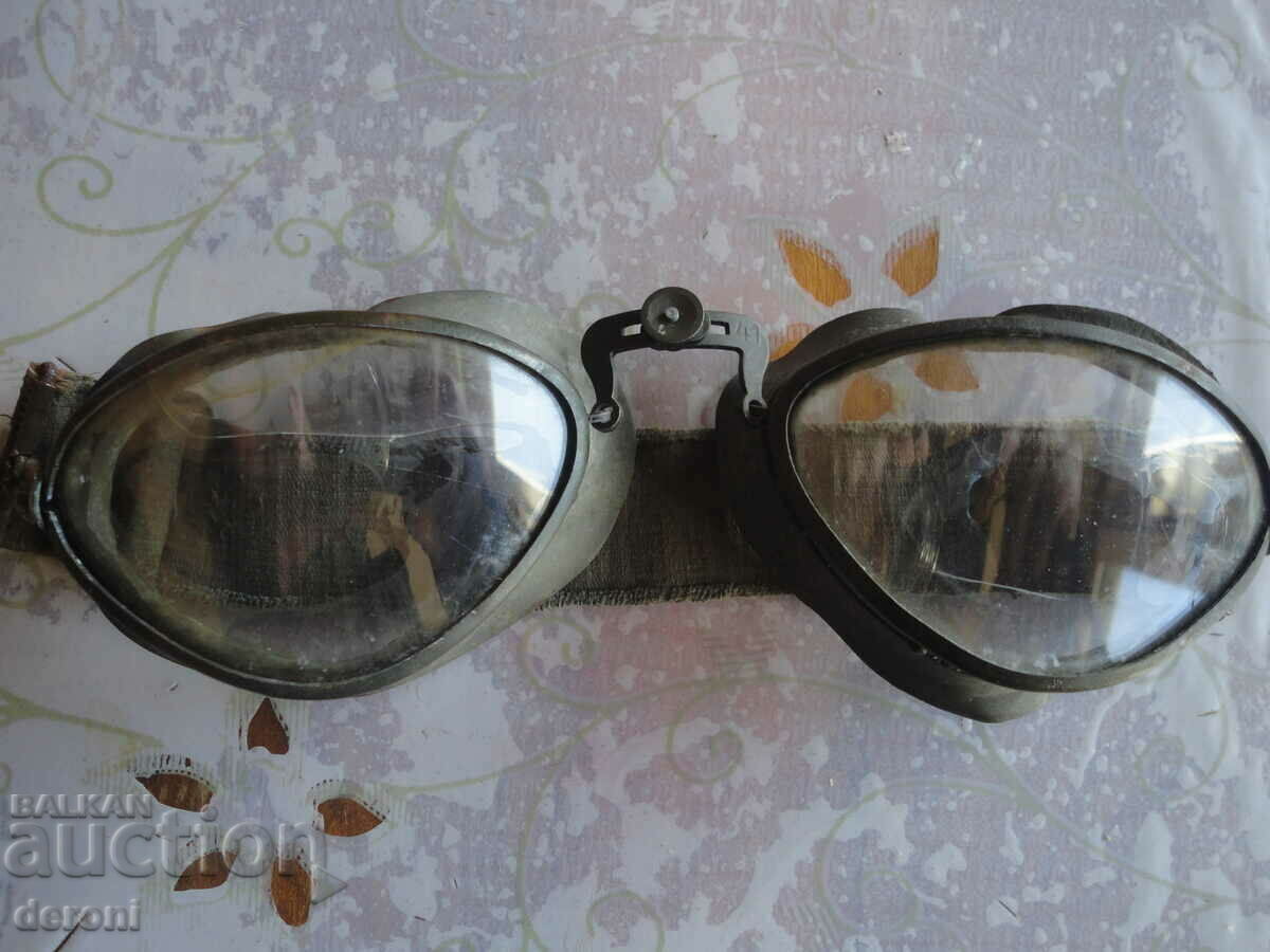 German Wermacht MW 41 Army Motorcycle Goggles with price 600.00 BGN | € 306.78 German Wermacht MW 41 Army Motorcycle Goggles with price 600.00 BGN | € 306.78