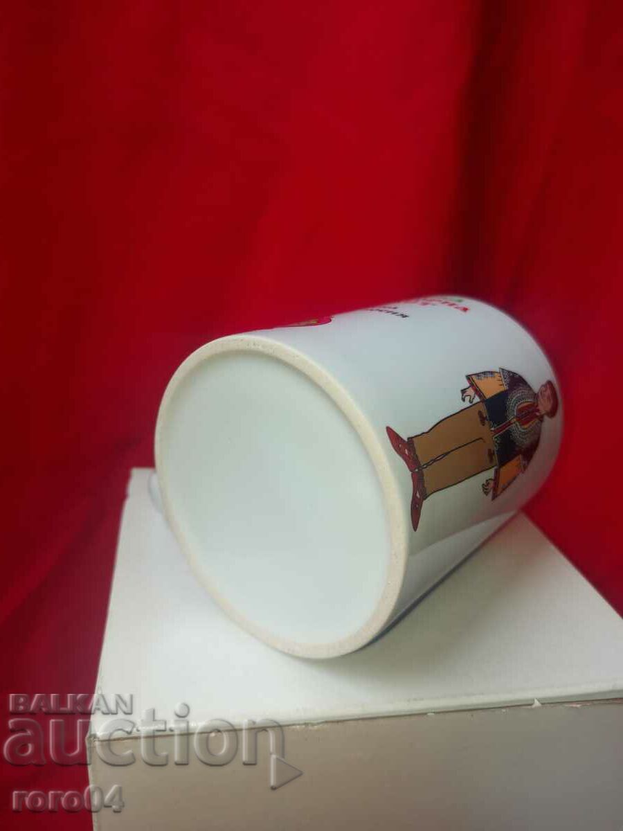 GLASS - PORCELAIN - FOLK COSTUME - NEW - 6