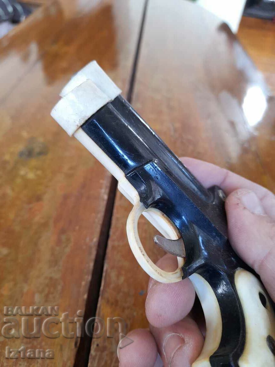 Auction  Old Kid's Gun