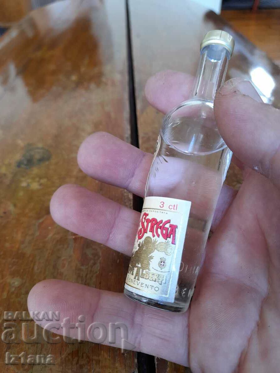 Licitație Sticla veche de Liqoure Strega Licitație Sticla veche de Liqoure Strega