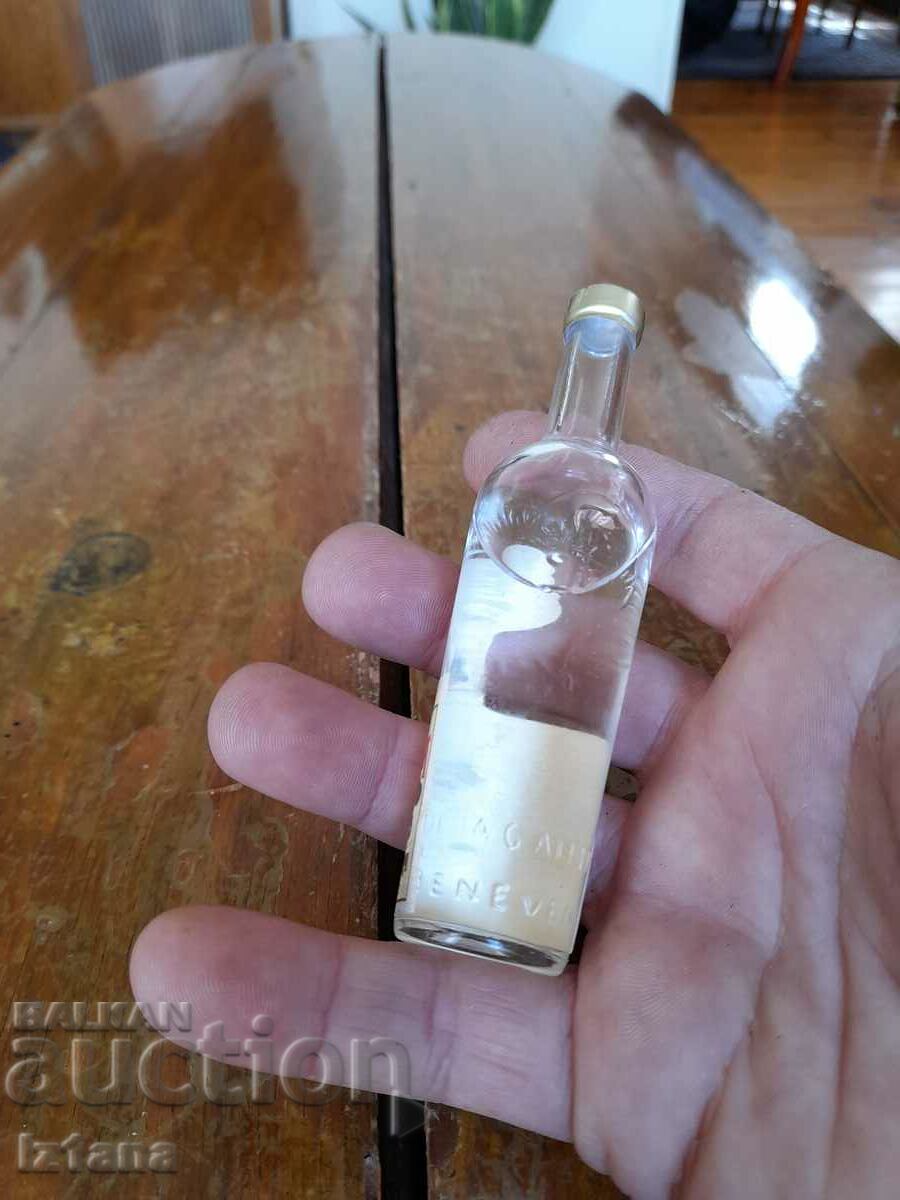 Livrarea Sticla veche de Liqoure Strega Livrarea Sticla veche de Liqoure Strega