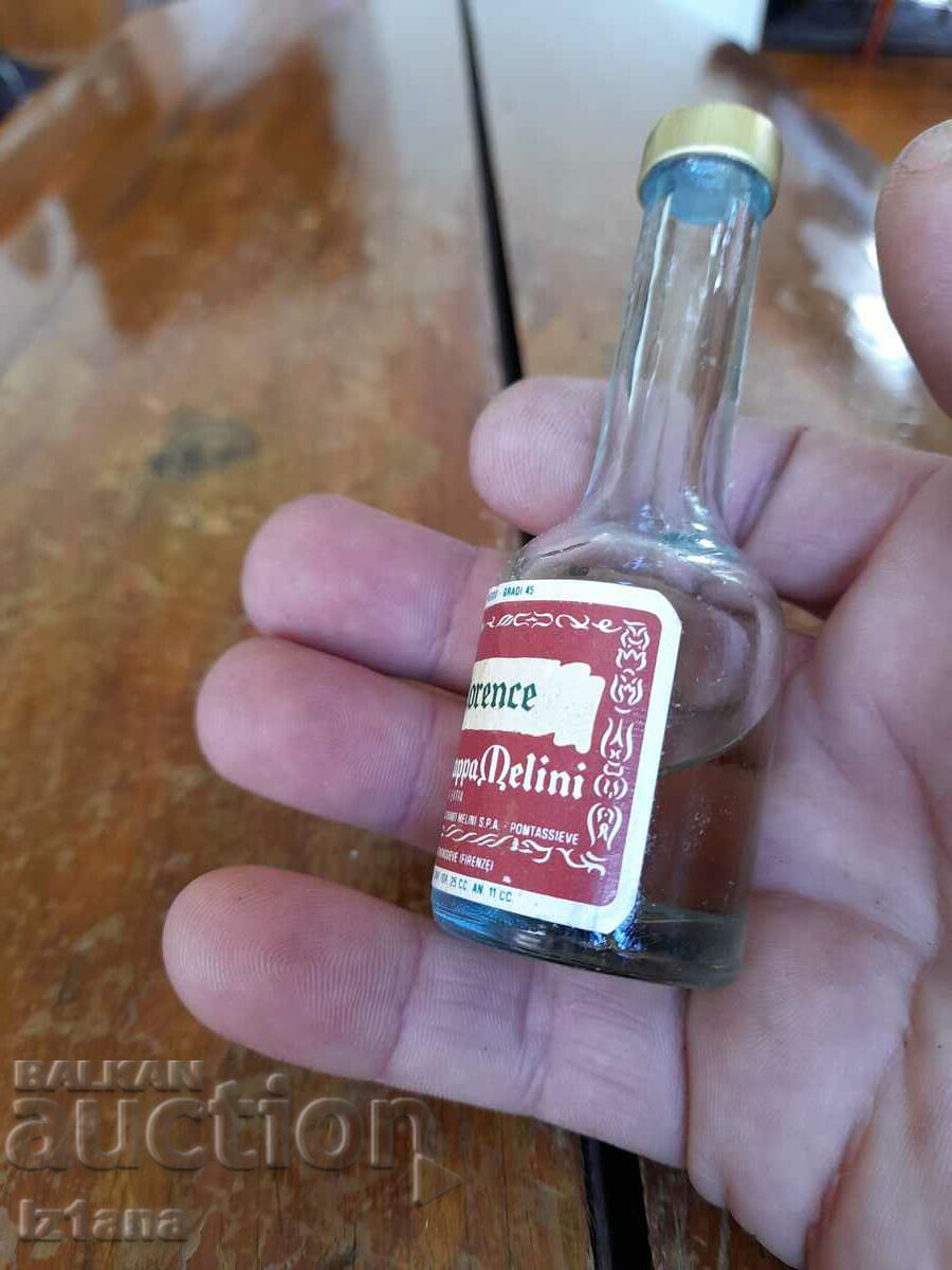 Livrarea O sticlă veche de Grappa Melini