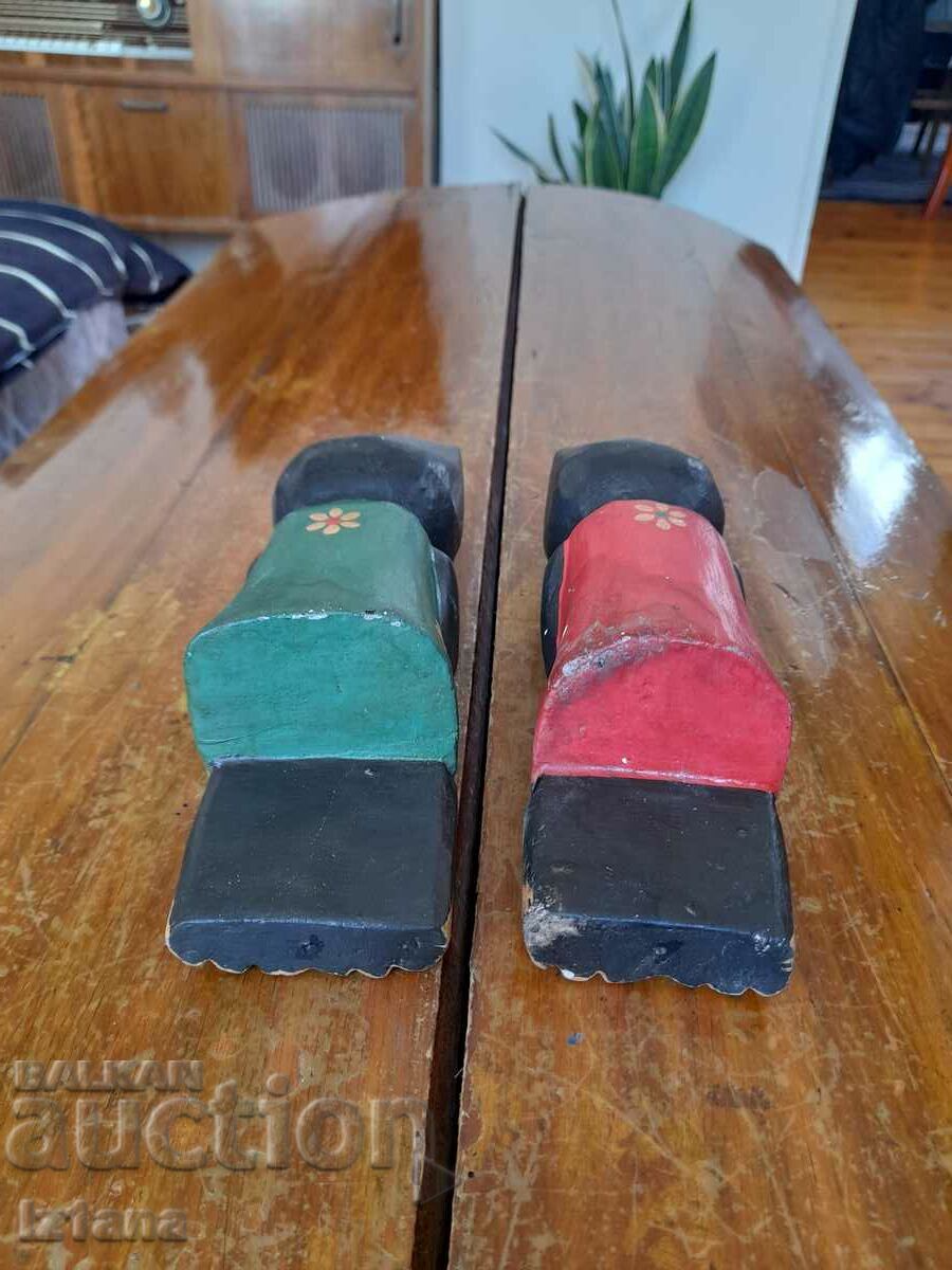 Livrarea Figurine din lemn de pisici