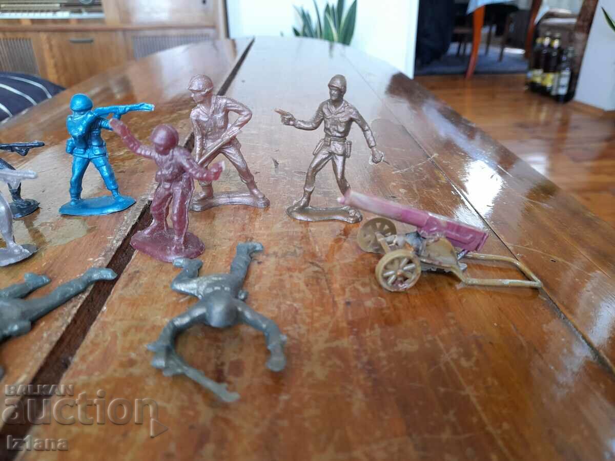 Auction Old figurines Soldiers Auction Old figurines Soldiers