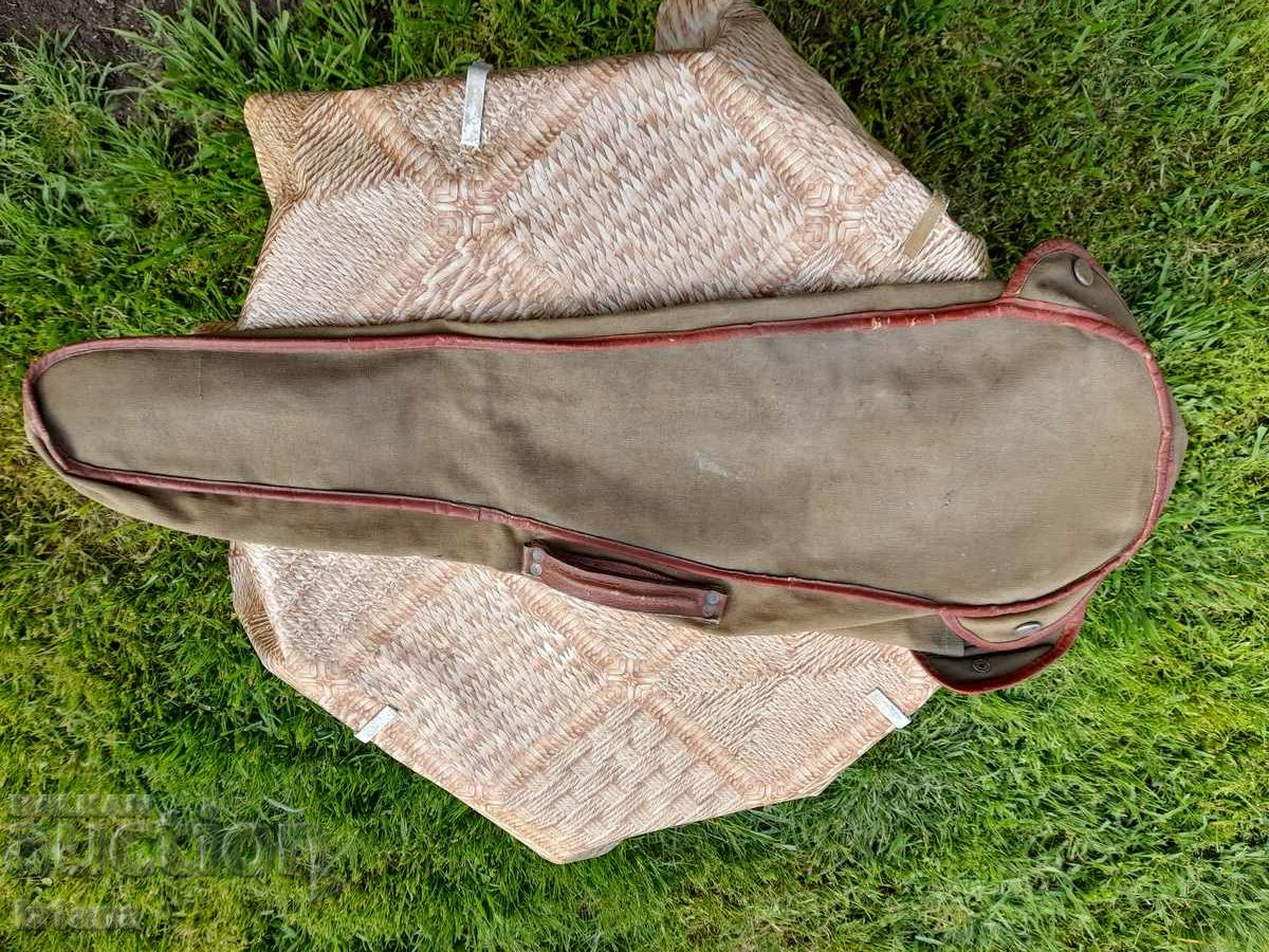 Licitație Un caz de arme vechi Licitație Un caz de arme vechi