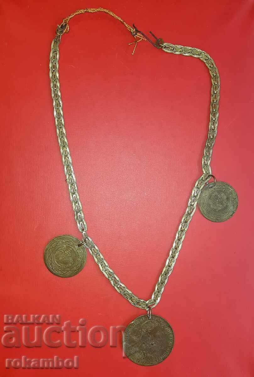 Bijuterii renascentiste cu pandantive din alama cu preț € 77.00 | 150.60 BGN