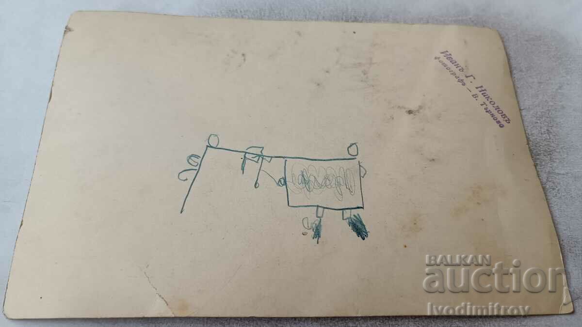 Photo Young men and women in front of a fountain with price 2.45 BGN | € 1.25