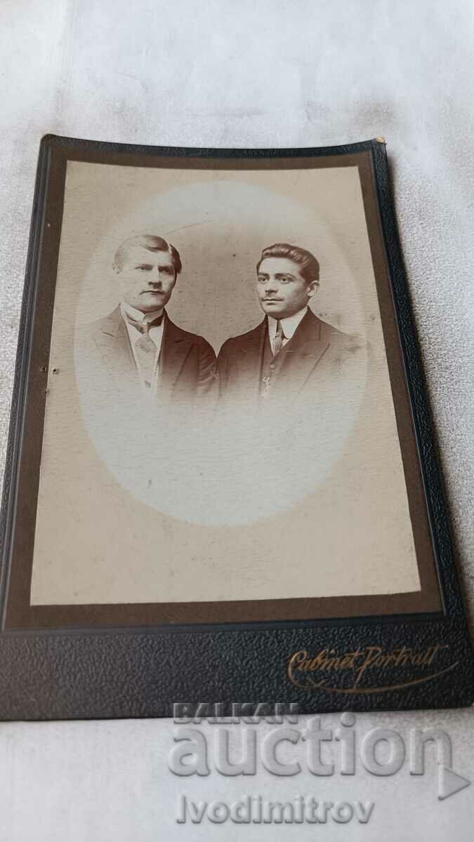 Photo Two young men Cardboard