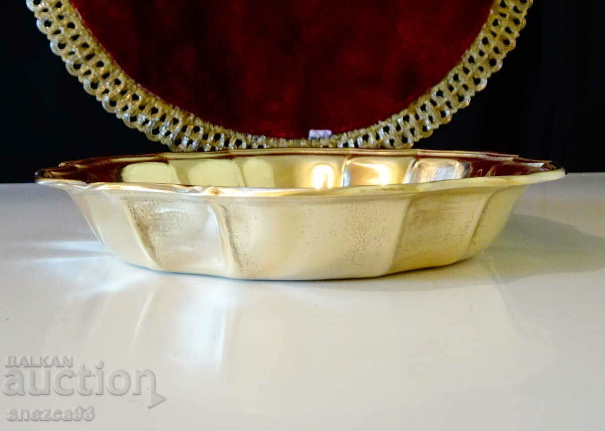 Delivery of Bronze salad bowl, cup, baroque Delivery of Bronze salad bowl, cup, baroque