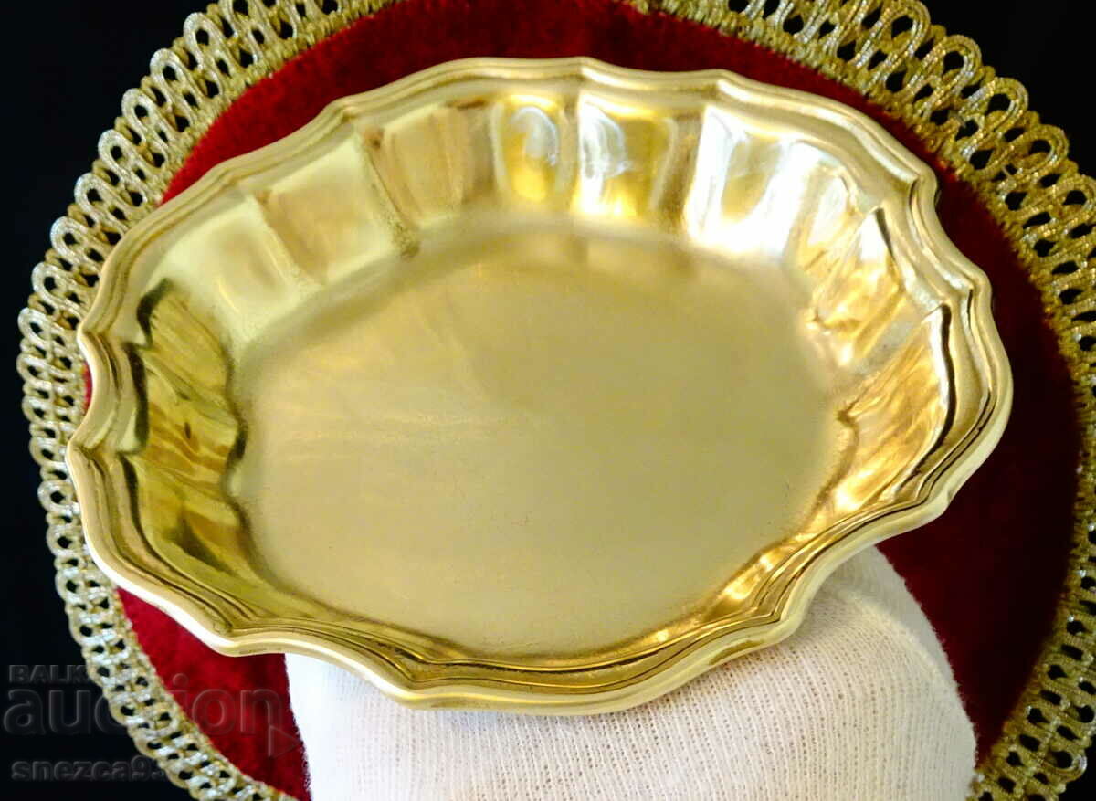 Bronze bowl, dish 16 cm.