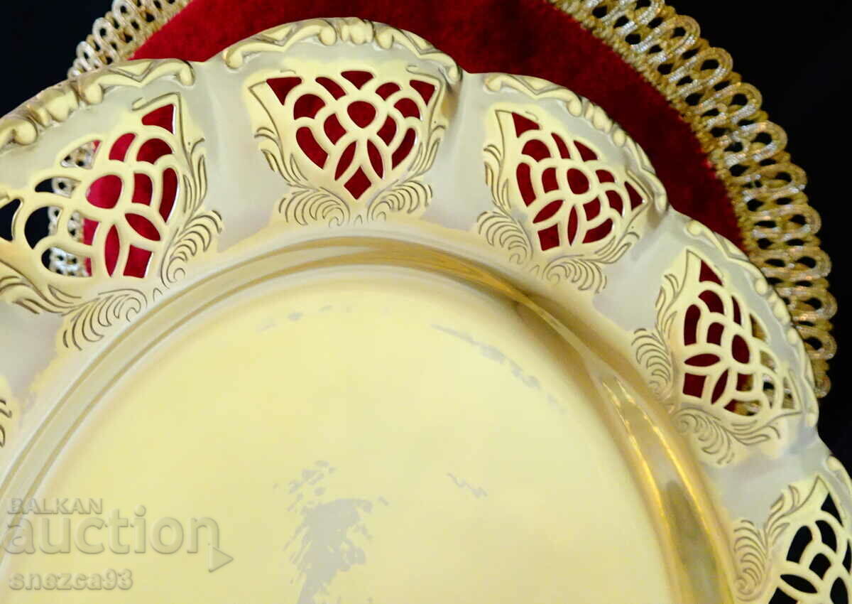 Bronze plate with openwork 23 cm, baroque relief with price 16.00 BGN | € 8.18 Bronze plate with openwork 23 cm, baroque relief with price 16.00 BGN | € 8.18