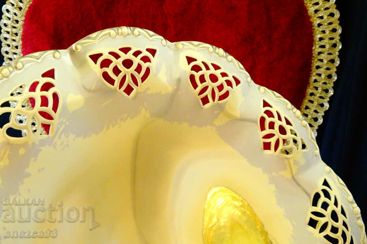 Bronze fruit bowl with openwork, baroque relief, silver-plated with price 29.00 BGN | € 14.83 Bronze fruit bowl with openwork, baroque relief, silver-plated with price 29.00 BGN | € 14.83