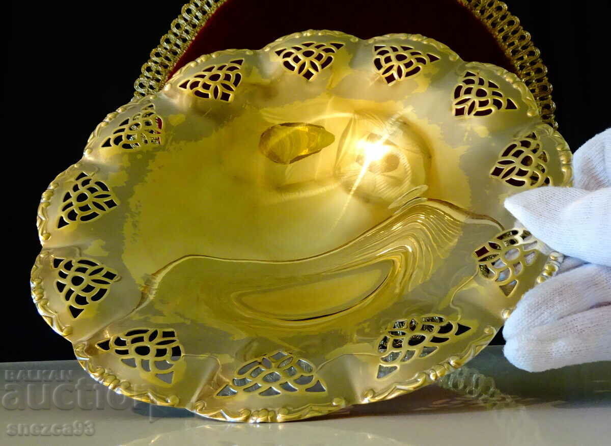 Delivery of Bronze fruit bowl with openwork, baroque relief, silver-plated Delivery of Bronze fruit bowl with openwork, baroque relief, silver-plated