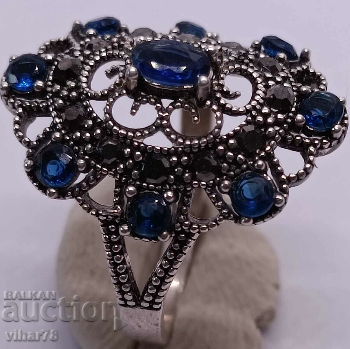 Auction WOMEN'S SILVER RING Auction WOMEN'S SILVER RING