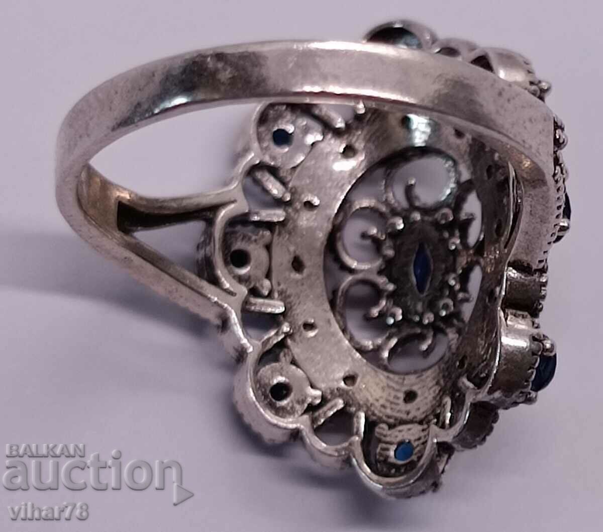 WOMEN'S SILVER RING - 6 WOMEN'S SILVER RING - 6