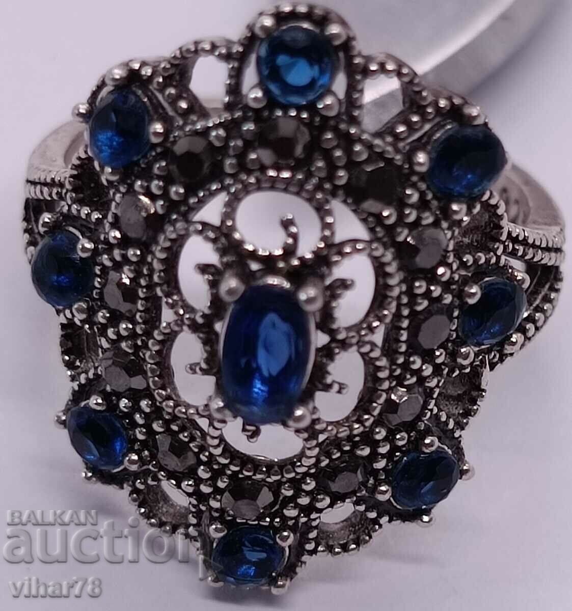 WOMEN'S SILVER RING - 7 WOMEN'S SILVER RING - 7