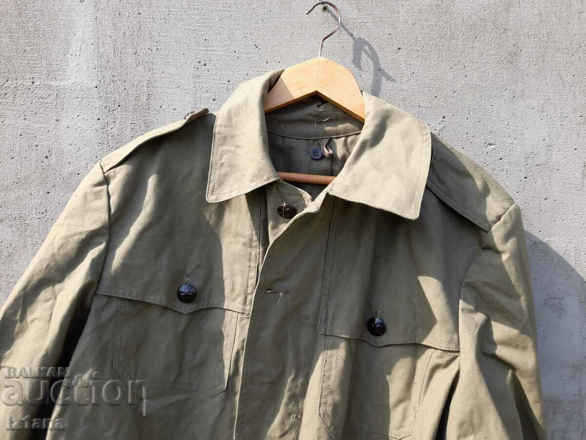 Veche jachetă militară de tanc cu preț 40.00 BGN | € 20.45 Veche jachetă militară de tanc cu preț 40.00 BGN | € 20.45