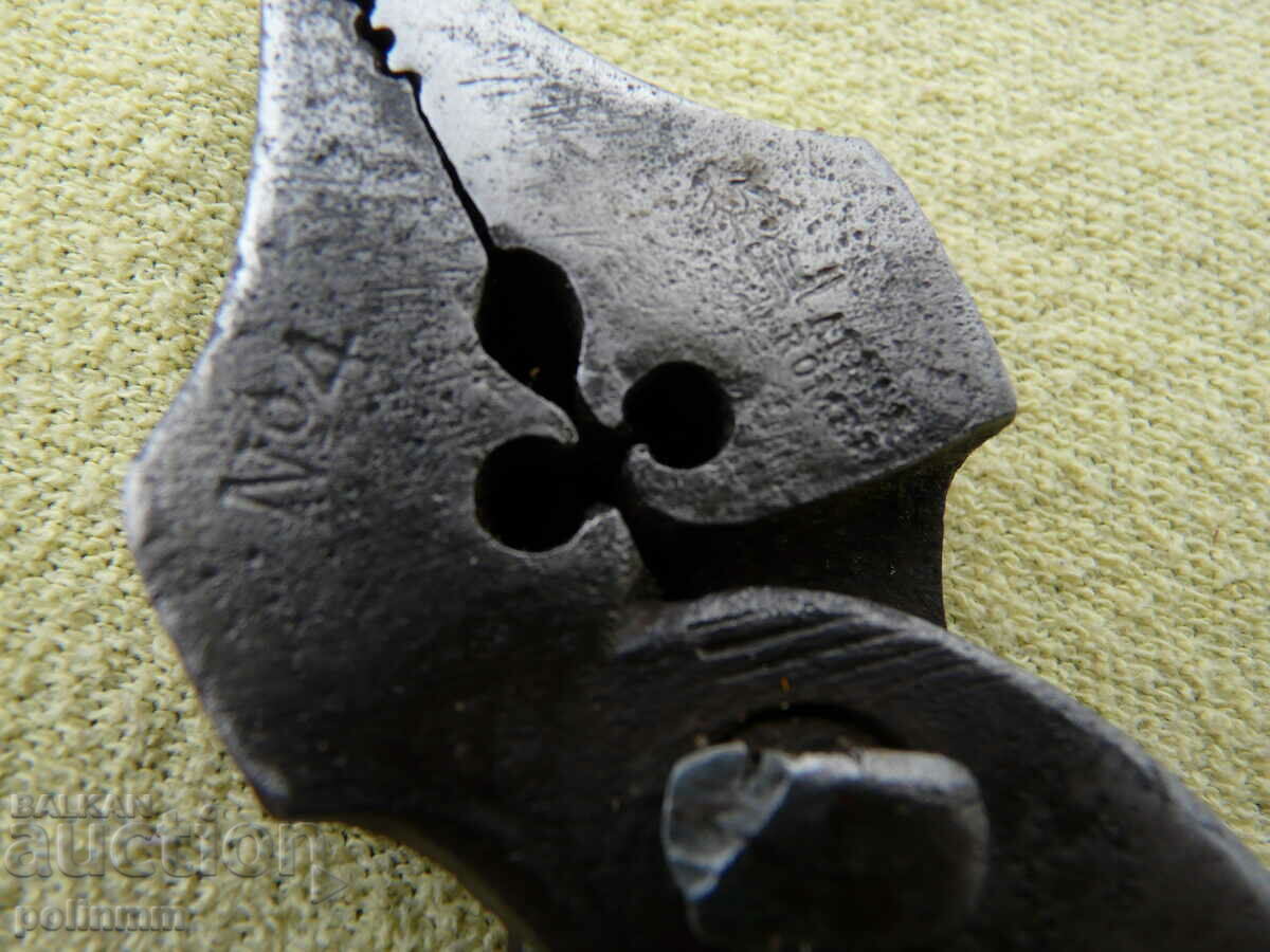 Old German Shoemaker's Pliers - 43 with price 45.00 BGN | € 23.01 Old German Shoemaker's Pliers - 43 with price 45.00 BGN | € 23.01