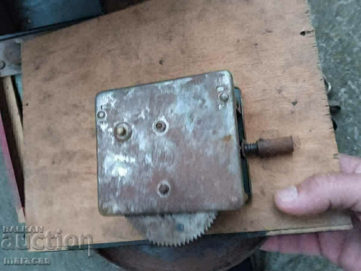 Auction Old mechanical gramophone Auction Old mechanical gramophone