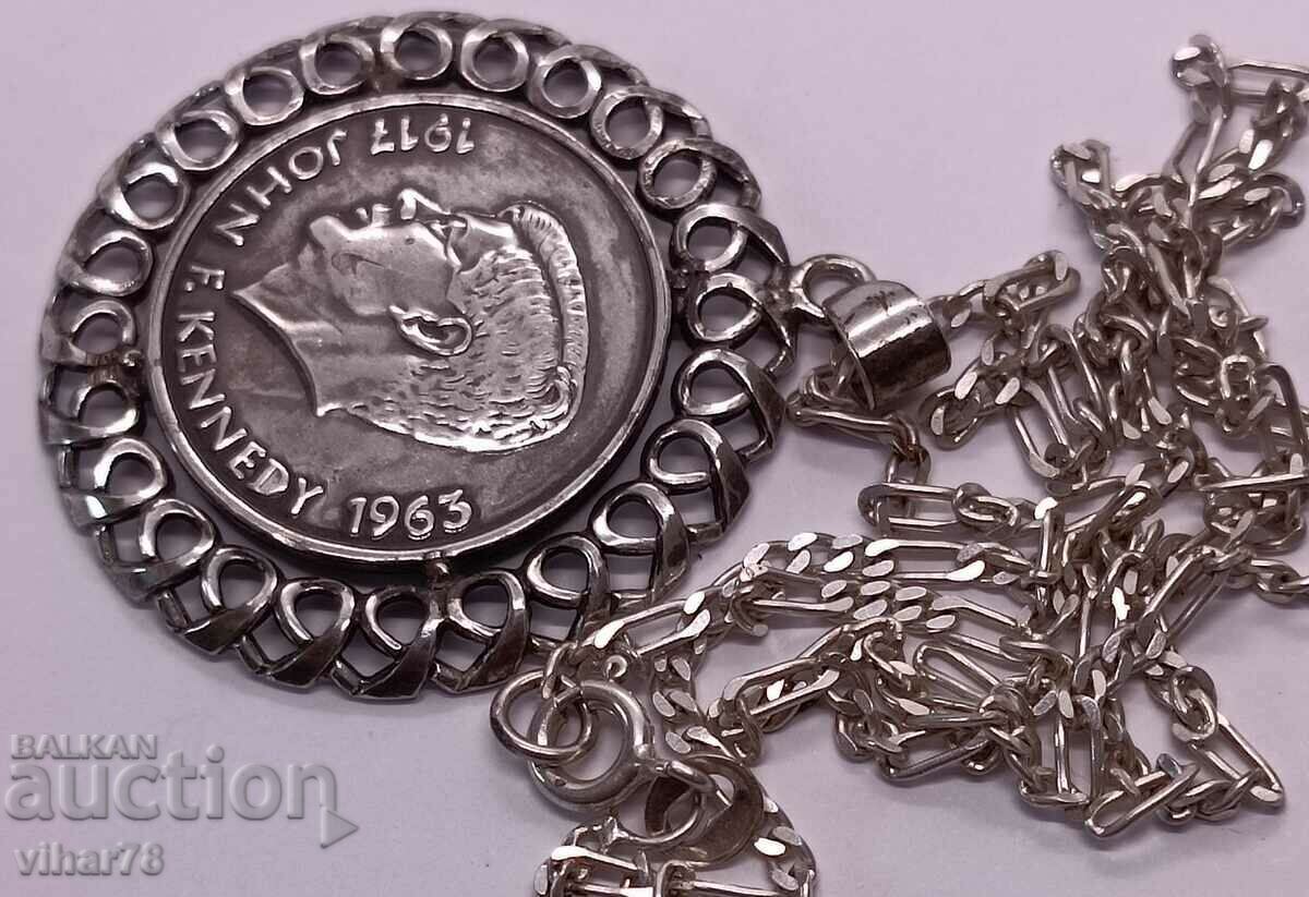 Pandantiv din argint cu preț 129.99 BGN | € 66.46 Pandantiv din argint cu preț 129.99 BGN | € 66.46