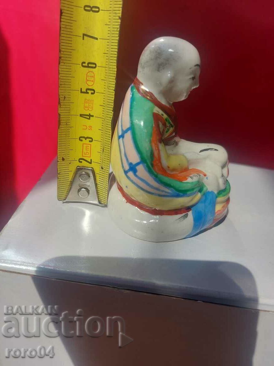 Livrarea STARA porțelan statuette