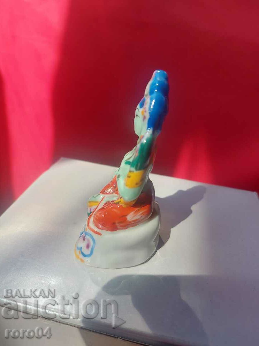 STARA PORCELAIN STATUE with price 31.50 BGN | € 16.11