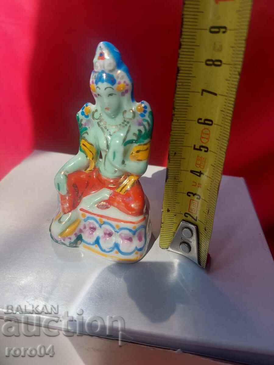 STARA PORCELAIN STATUE - 5