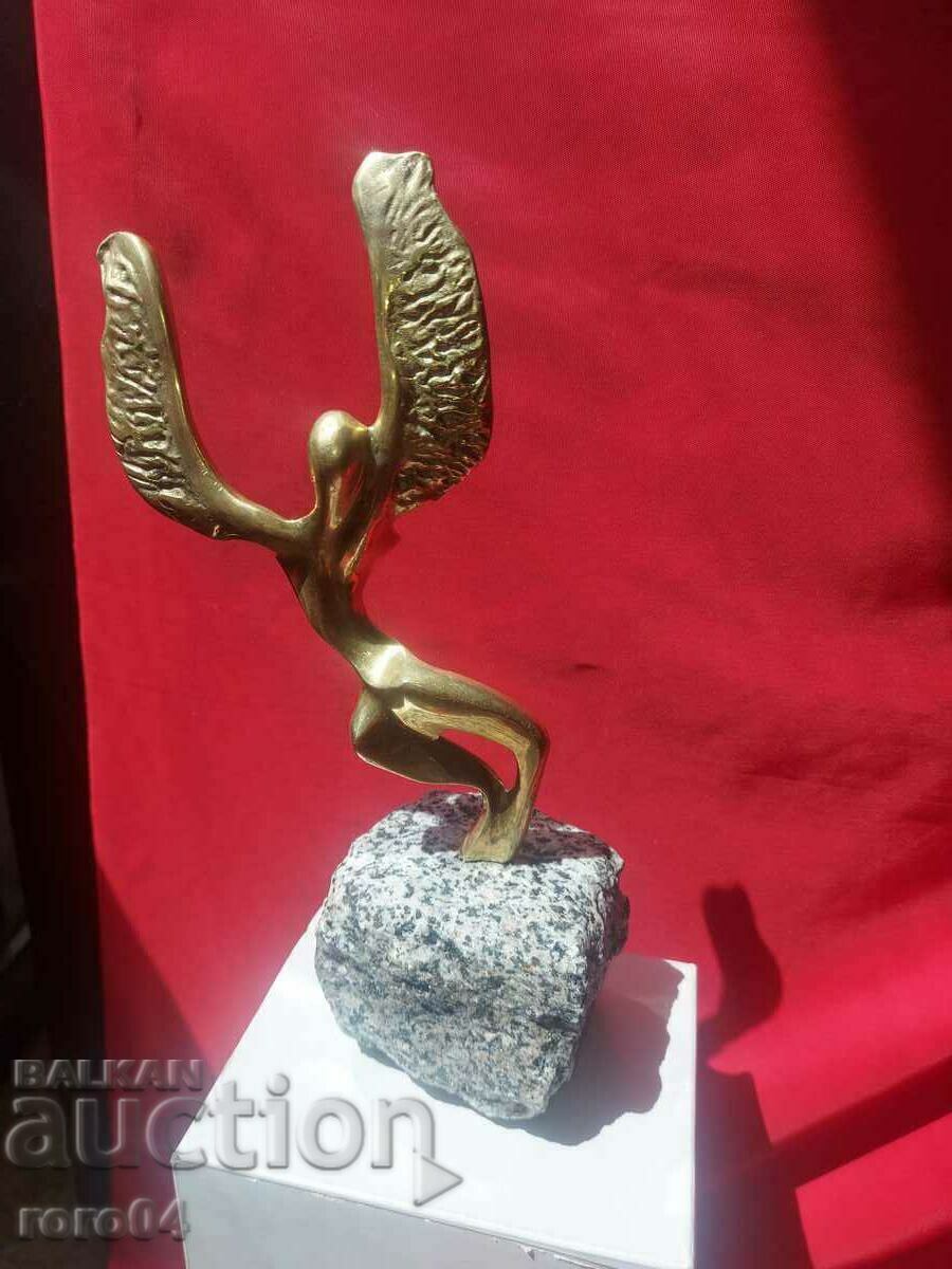 Delivery of TORSO - NAKED FEMALE BODY - EROTIC - ICARUS Delivery of TORSO - NAKED FEMALE BODY - EROTIC - ICARUS