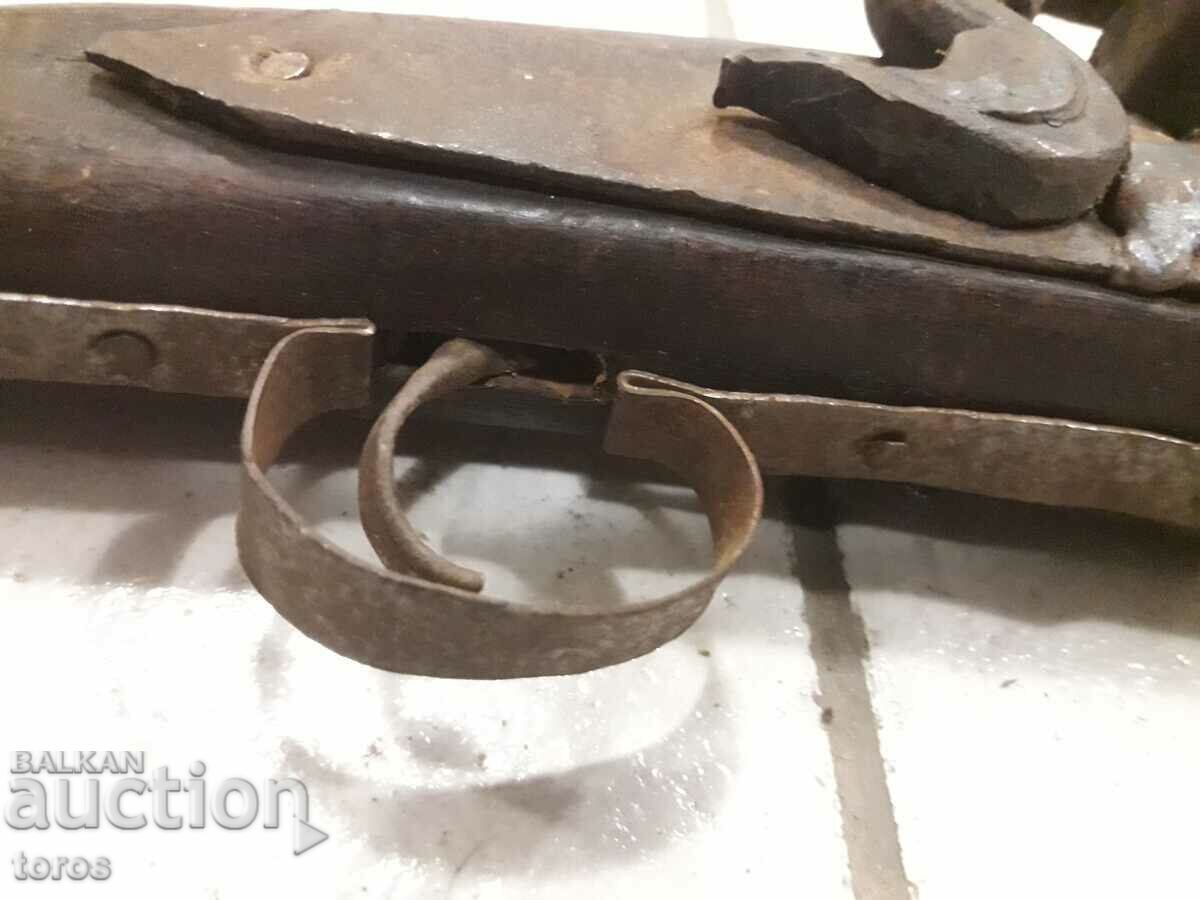 Auction  Old flintlock rifle, flintlock, weapon