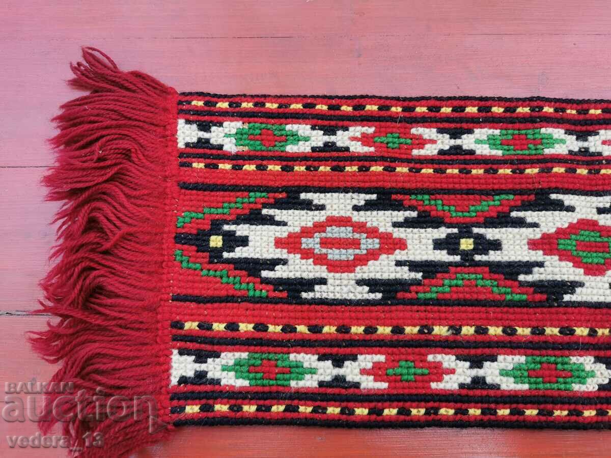 BULGARIAN EMBROIDERIES with price 55.00 BGN | € 28.12 BULGARIAN EMBROIDERIES with price 55.00 BGN | € 28.12