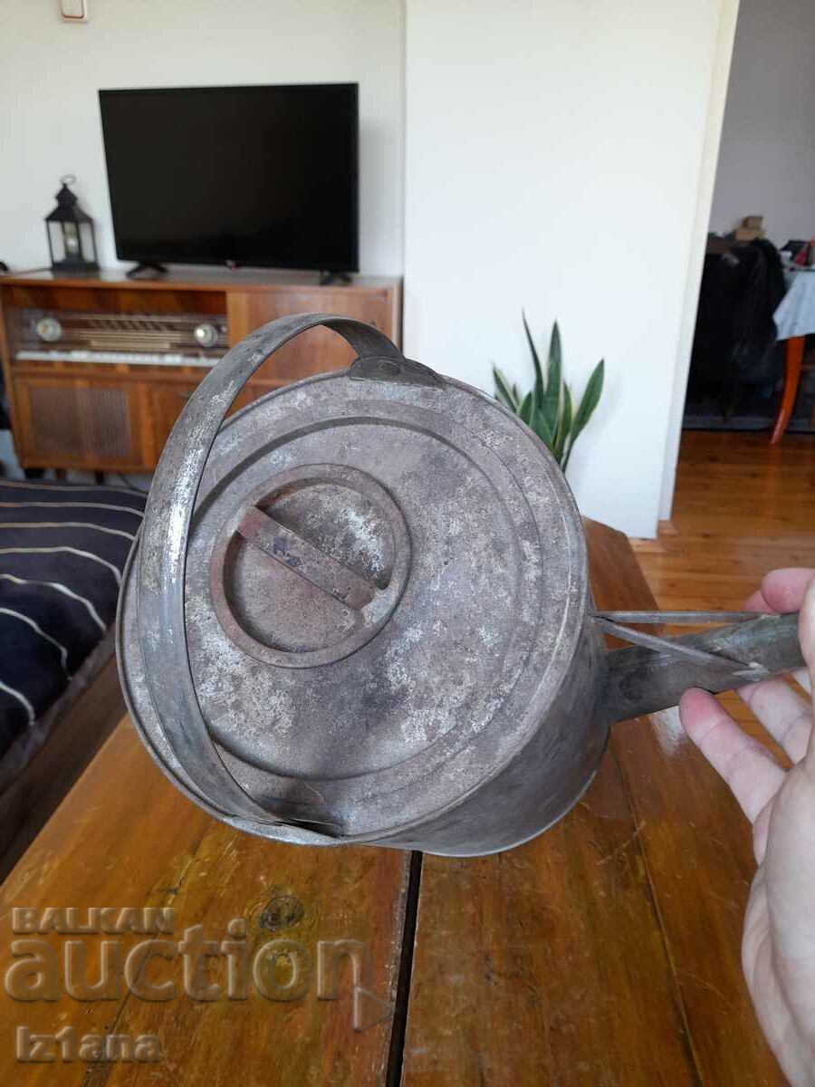 Delivery of Old metal watering can Delivery of Old metal watering can