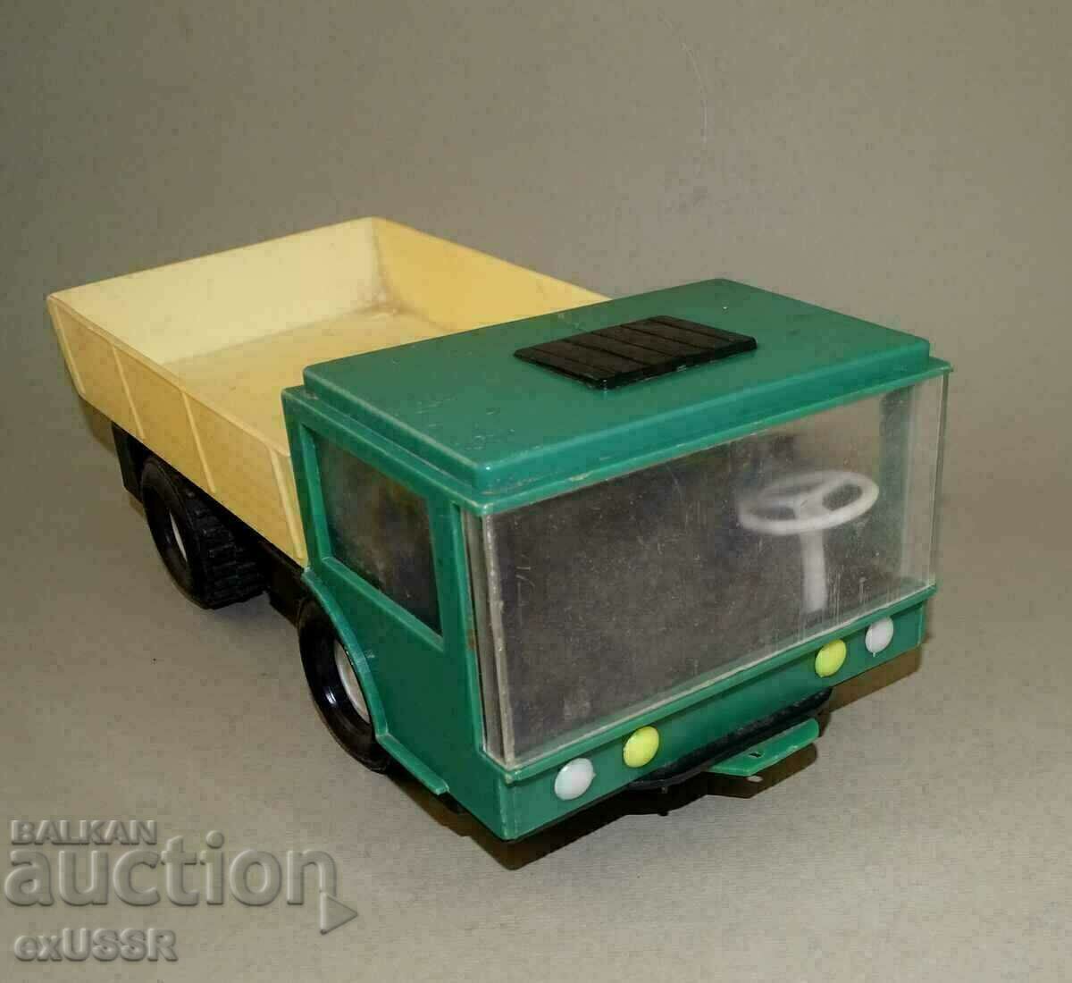 NRB bulgar camion camion jucărie plastic cu preț € 20.00 | 39.12 BGN