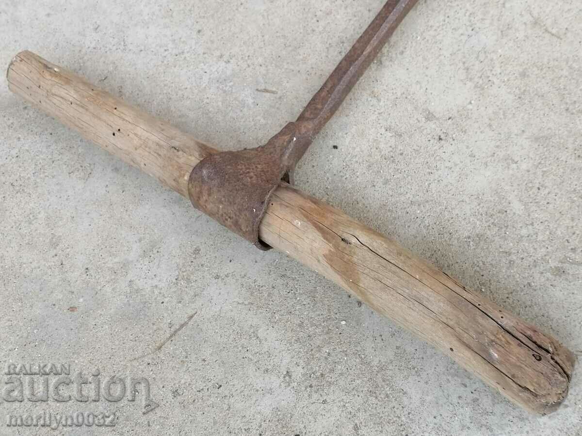 Licitație Vechi instrument de prelucrare a lemnului cooper's strung matcap burghiu