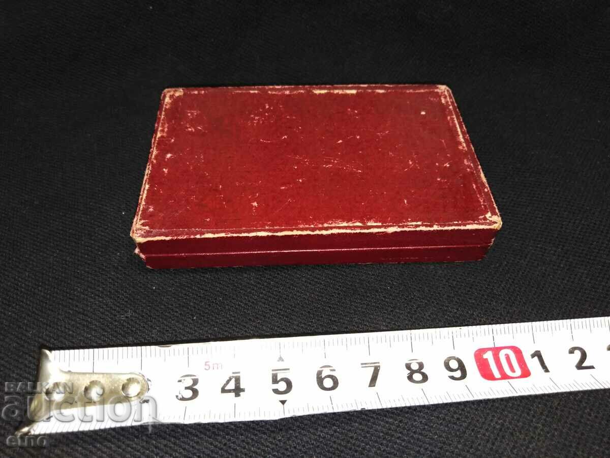 THE ROYAL BOX FOR AN ORDER, A SIGN, a medal, a distinction - 5 THE ROYAL BOX FOR AN ORDER, A SIGN, a medal, a distinction - 5