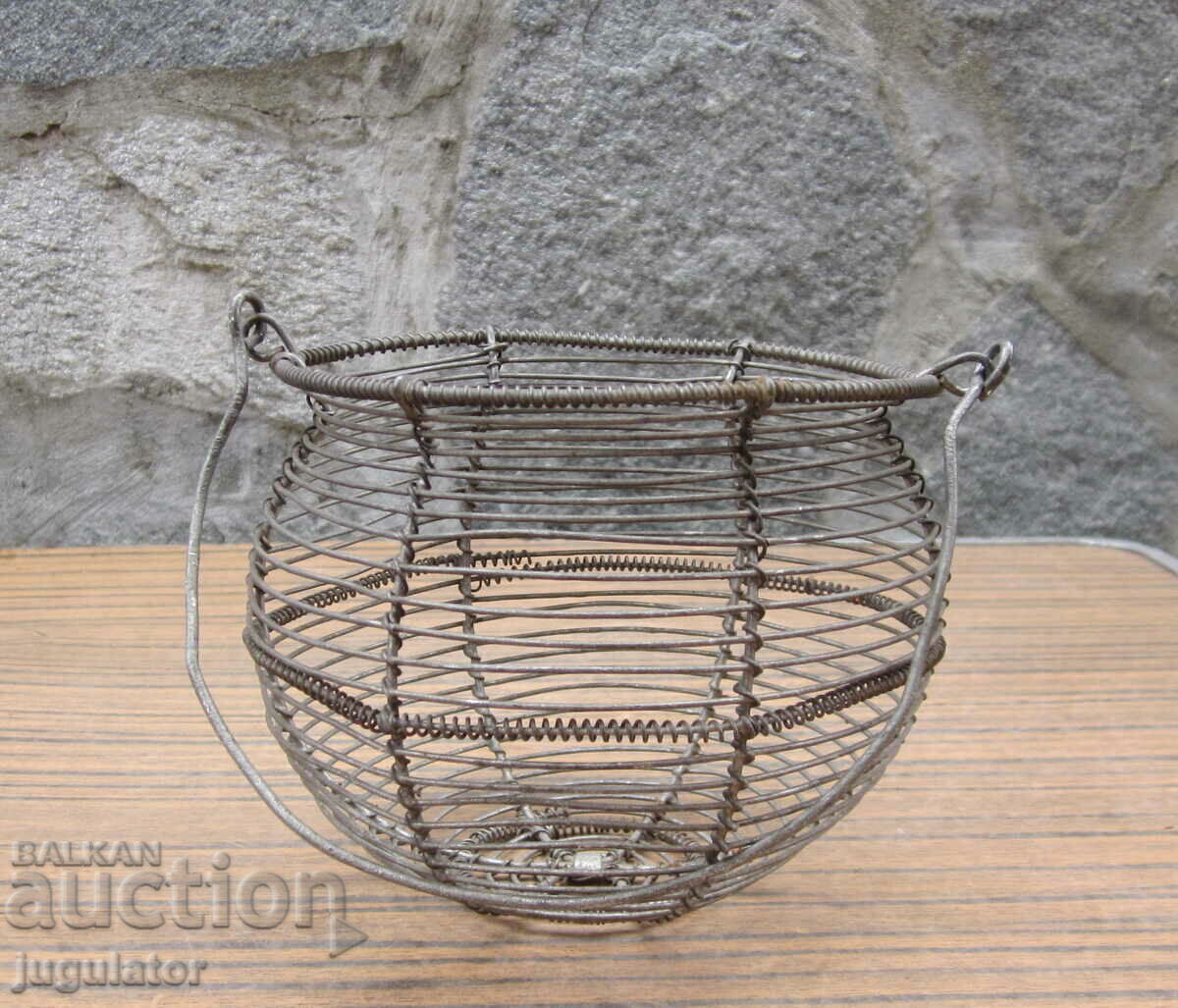 Auction old small basket of metal filigree Auction old small basket of metal filigree
