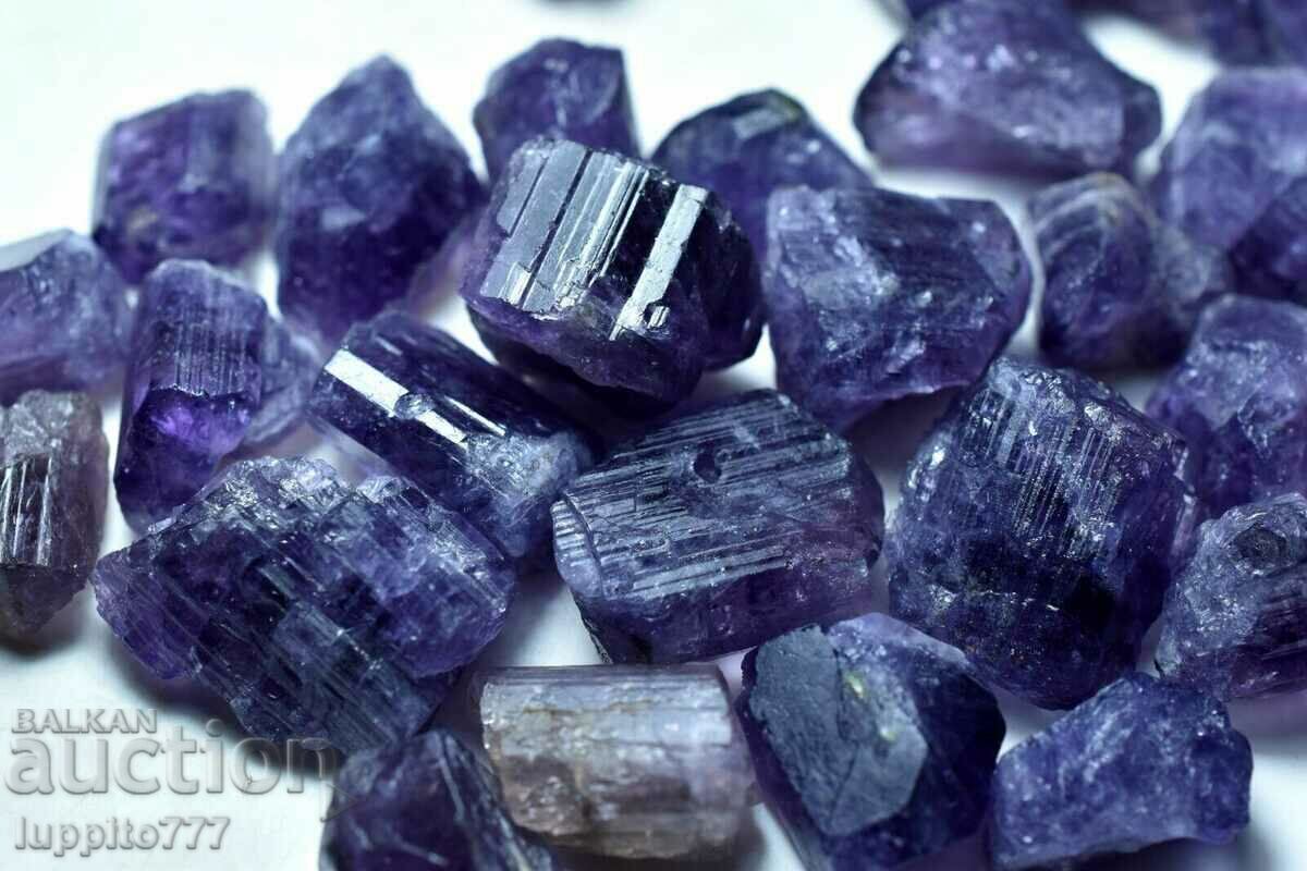 Auction natural scapolite facet quality 158 grams - 30 pieces + Auction natural scapolite facet quality 158 grams - 30 pieces +