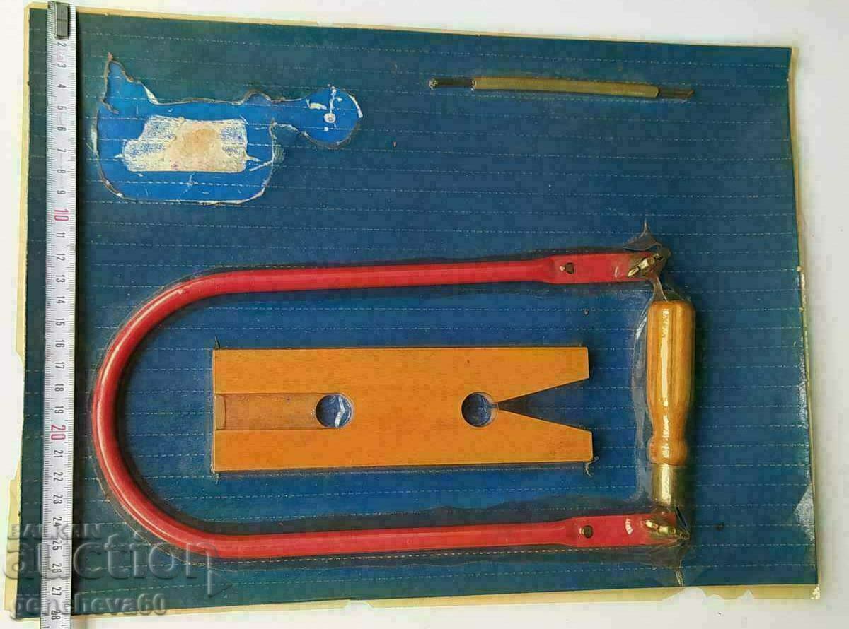 Комплект ръчна ножовка от СОЦА с цена € 6.14 | 12.01 лв. Комплект ръчна ножовка от СОЦА с цена € 6.14 | 12.01 лв.