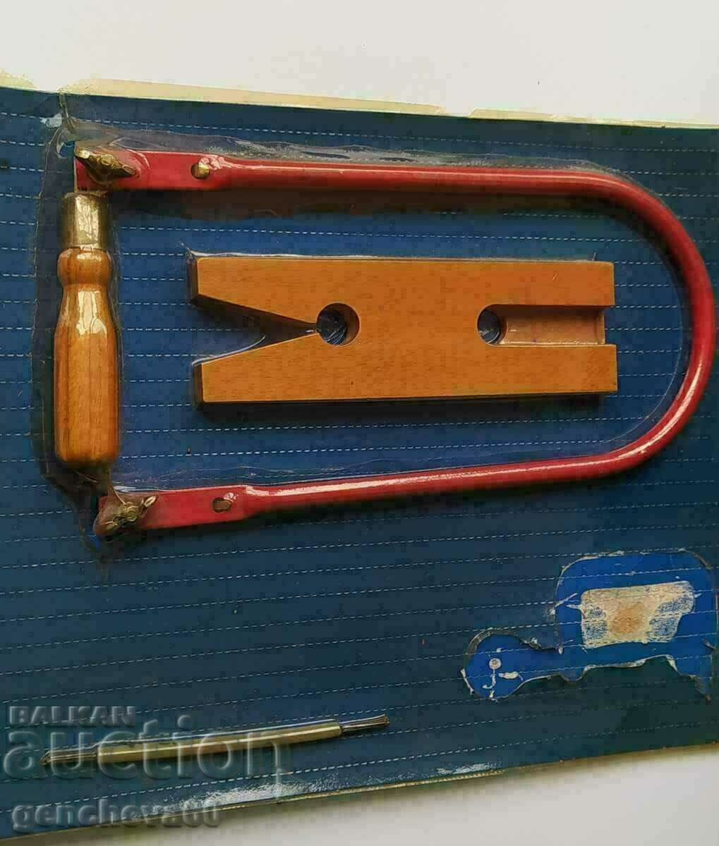 Licitație Setați ferăstrăul manual de la SOCA Licitație Setați ferăstrăul manual de la SOCA