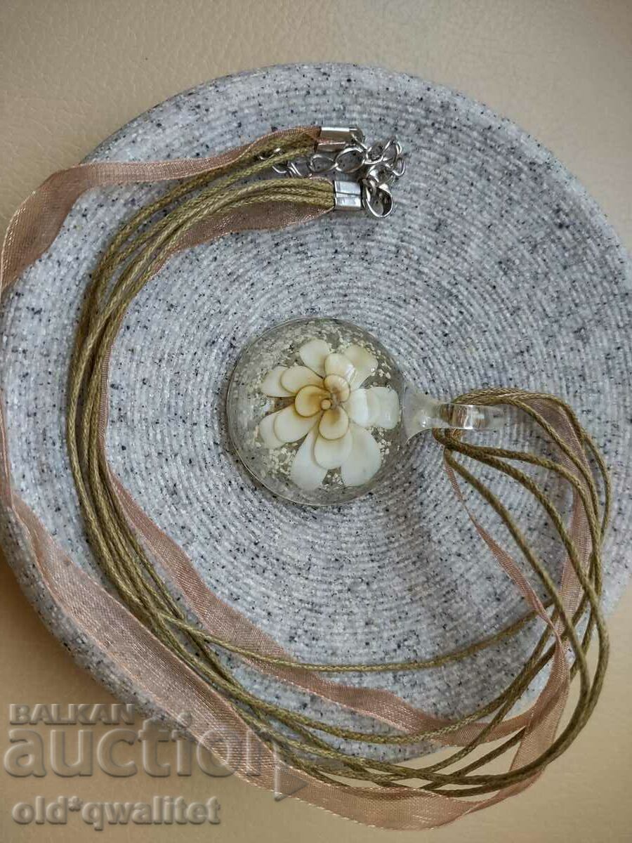 Necklace/Necklace/Jewelry with a beautiful flower in a glass capsule with price 97.00 BGN | € 49.60 Necklace/Necklace/Jewelry with a beautiful flower in a glass capsule with price 97.00 BGN | € 49.60