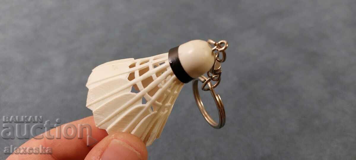 A set of vintage key chains - 5 A set of vintage key chains - 5