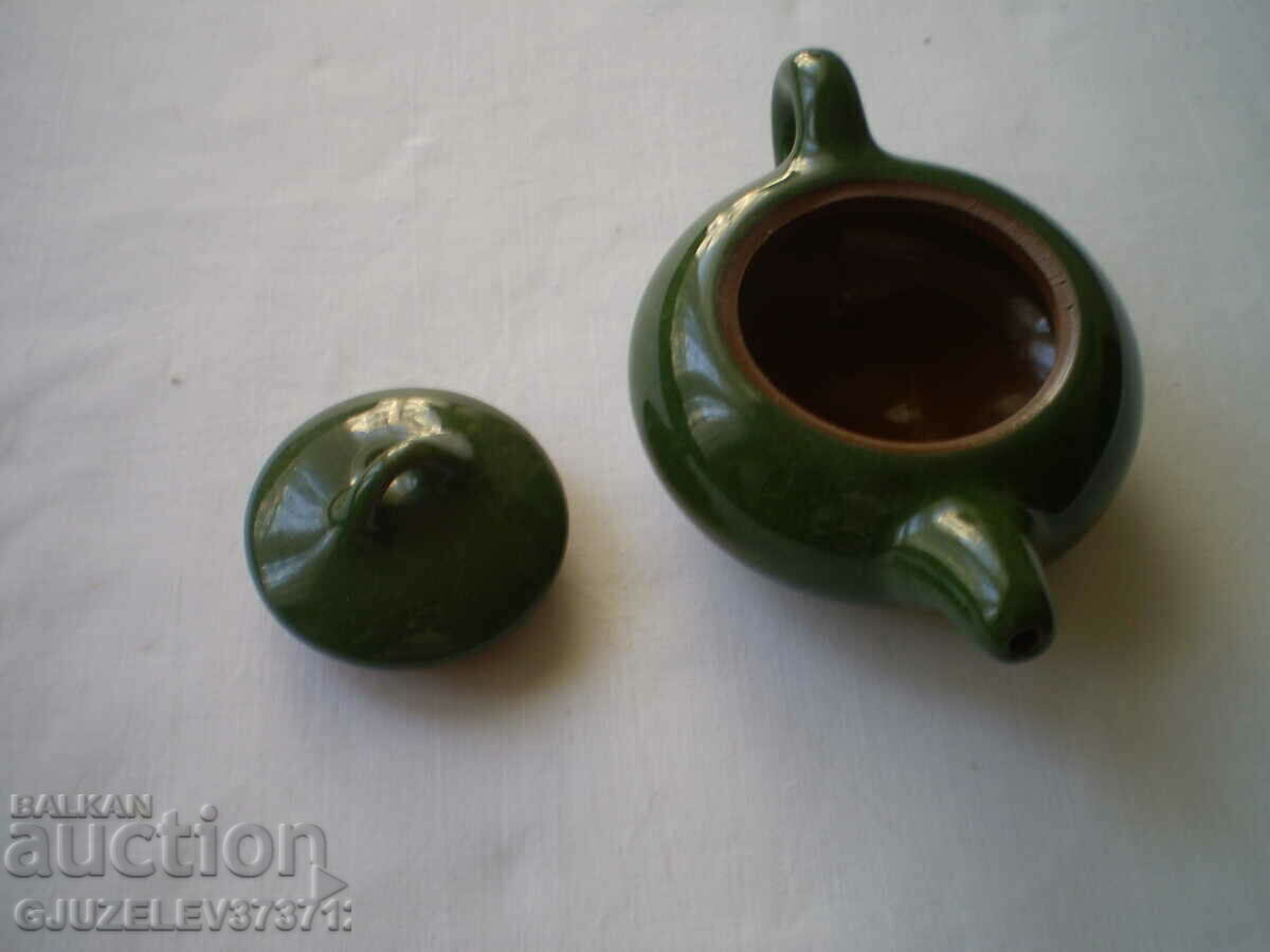 Delivery of Small Green Ceramic Kettle for one tea Delivery of Small Green Ceramic Kettle for one tea