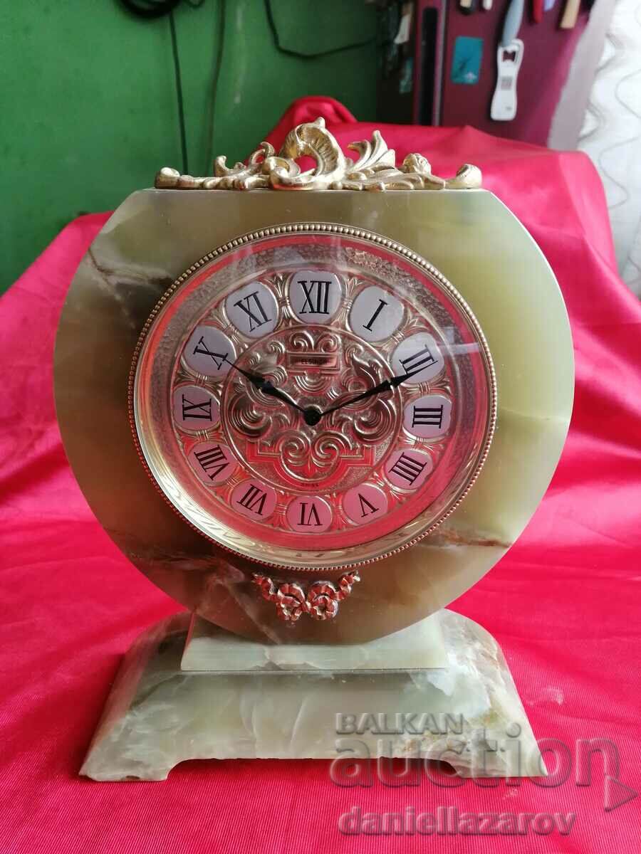ELSINOR Tabletop Swiss Mechanical Onyx Clock