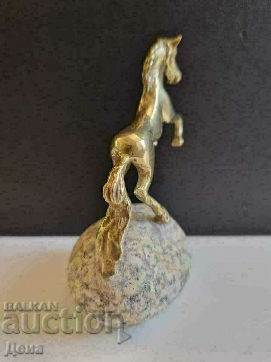 Livrarea Sculptură din alamă Alexander Tsekov Livrarea Sculptură din alamă Alexander Tsekov