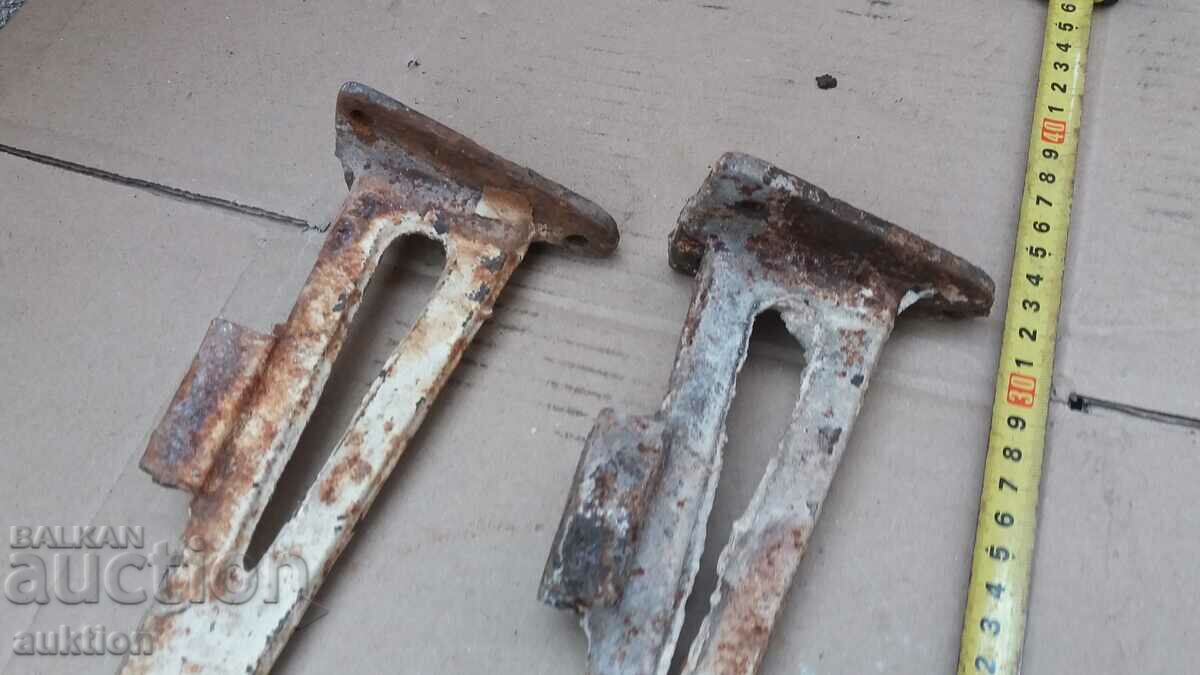 Auction SET OF MASSIVE STANDS, SINK STANDS Auction SET OF MASSIVE STANDS, SINK STANDS