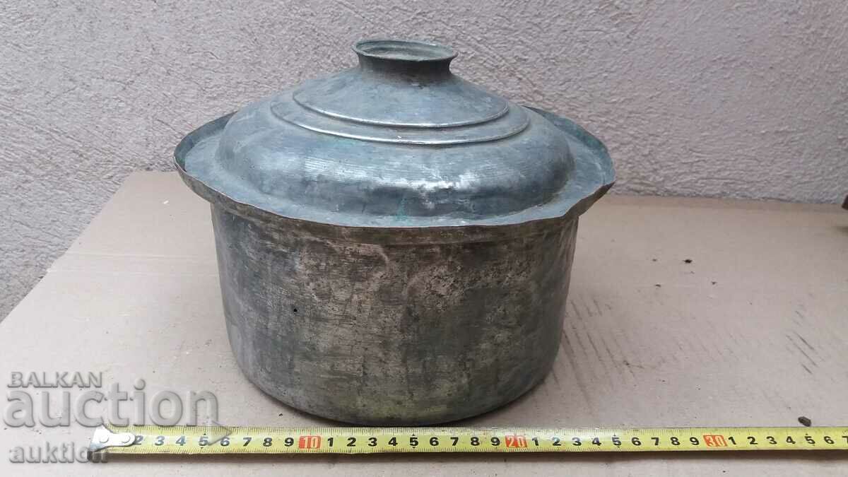WROUGHT RENAISSANCE COPPER POT with price 29.99 BGN | € 15.33 WROUGHT RENAISSANCE COPPER POT with price 29.99 BGN | € 15.33